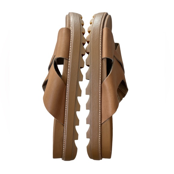 Sorel Roaming Criss Cross Sandals - Picture 5 of 9